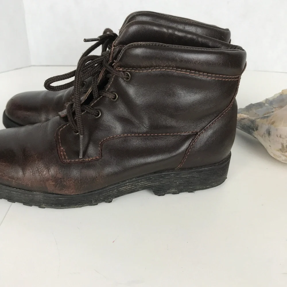 KHOMBU Sz 6 Tie Booties